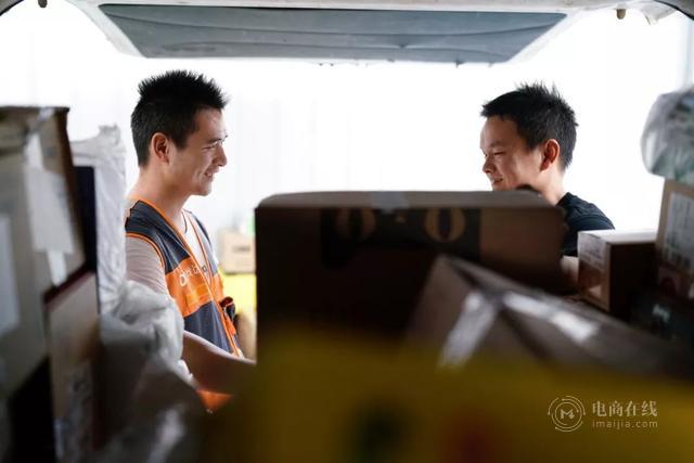 双11的40万快递“钟点工”:有人广州两栋楼,10天赚1万